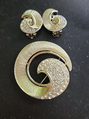 Vintage Crystal Pave Gold-Tone Swirl Brooch - Women Jewelry